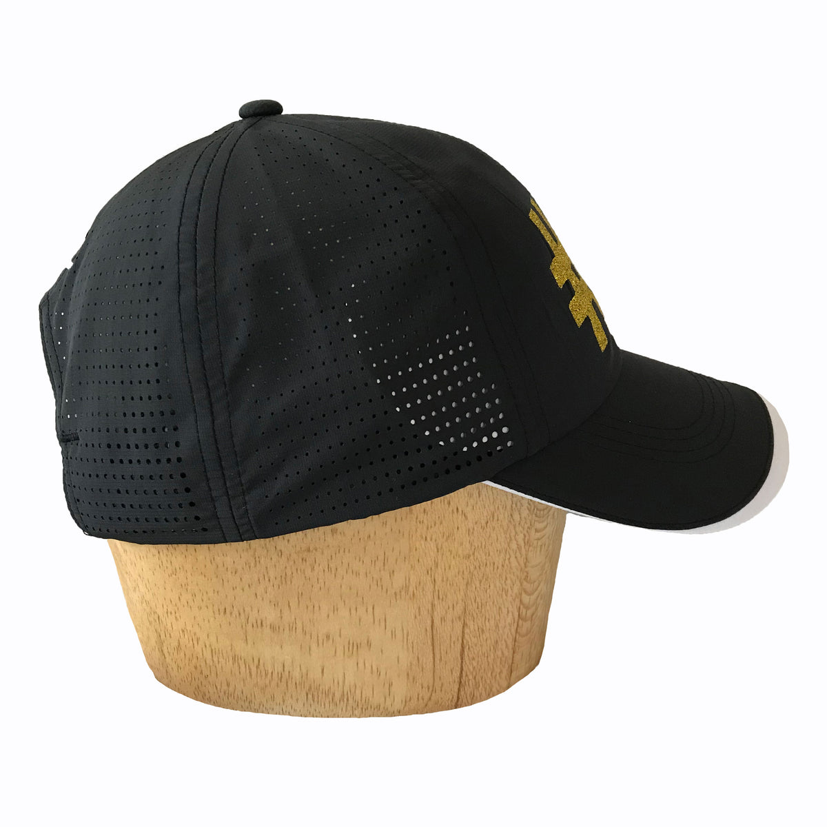 Nike performance Cap with sparkly gold logo